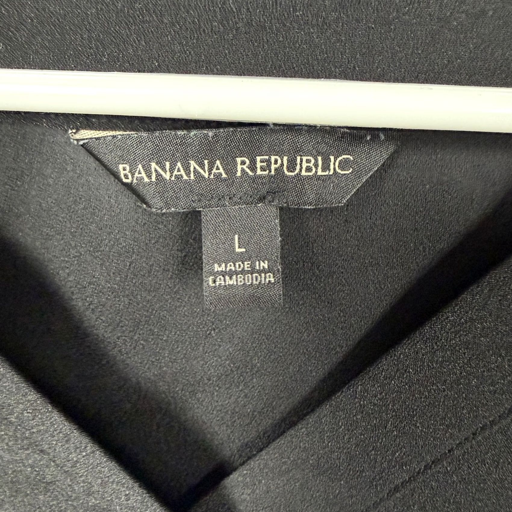 Banana Republic Banana Republic Blouse L Solid Black Cap Sleeve V-Neck Office Siren Capsule Wardrobe Size L / US 10 / IT 46 - 2 Thumbnail