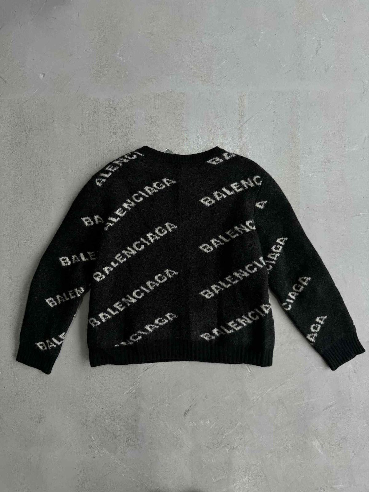 Balenciaga Balenciaga - All Over Print Wool Crewneck Size M / US 6-8 / IT 42-44 - 2 Thumbnail