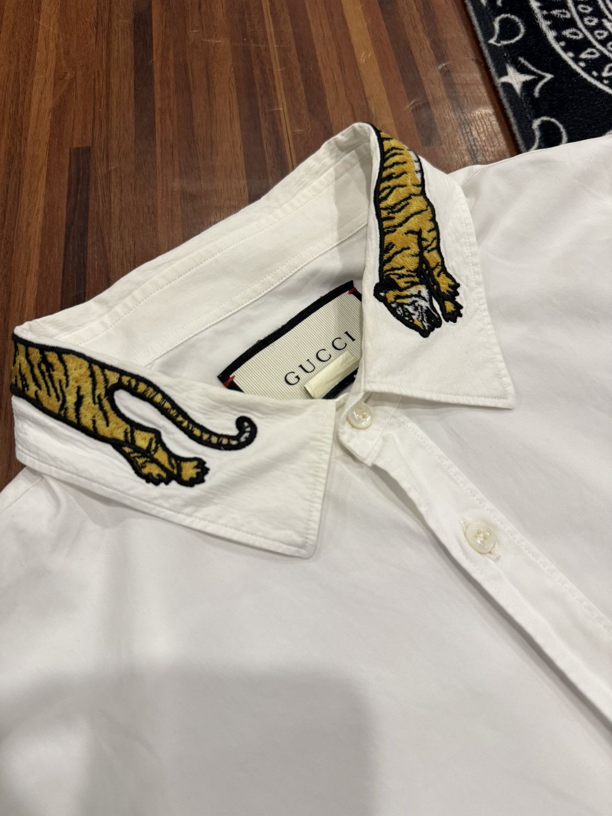 Gucci Gucci White Embroidered Tiger Collar Duke Shirt Size US M / EU 48-50 / 2 - 4 Thumbnail