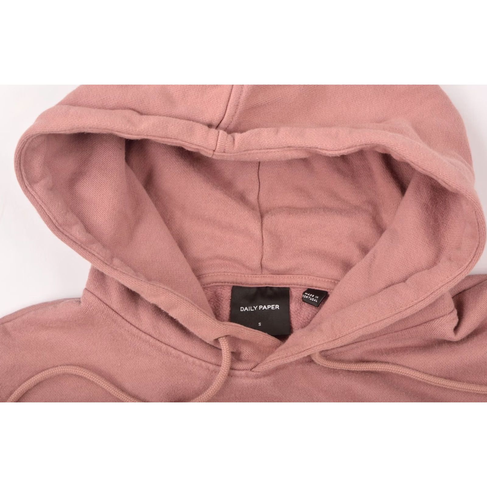 Daily Paper Daily Paper Dusty Rose Center Logo Streetwear Hoodie Hoody Size S Mens Dusty Rose, Daily Paper Hoodie, Streetwear, Pullover, Size S Size US S / EU 44-46 / 1 - 3 Thumbnail