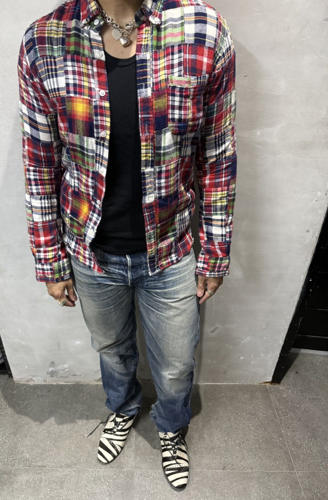 Levi's Vintage Clothing Levis 501 LVC JAPAN MADE SUPER DISTRESSED DENIM JEANS Size US 34 / EU 50 - 24 Thumbnail