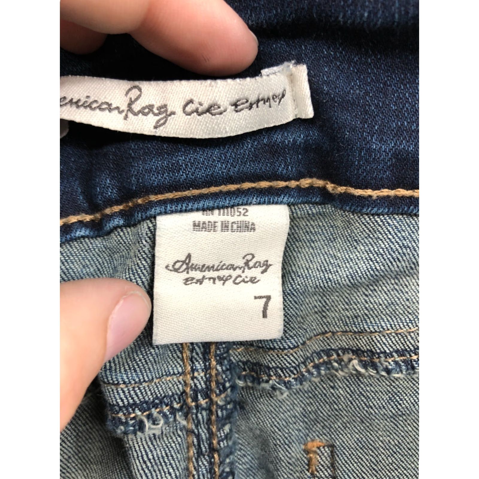 Vintage American Rag Cie Shorts Juniors Womens Size 7 Mid Rise Medium Wash Blue Size 28" / US 6 / IT 42 - 5 Thumbnail