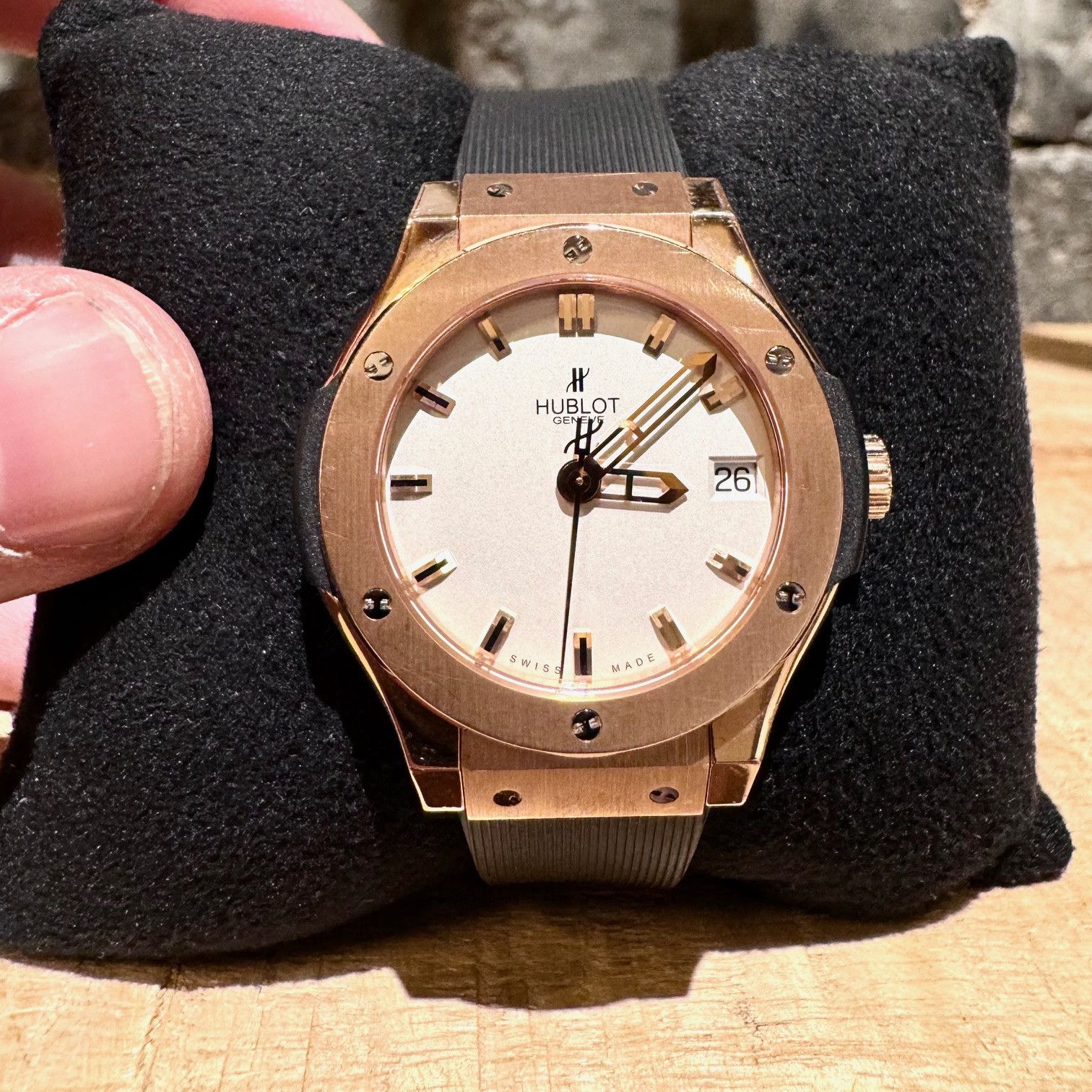Hublot Hublot Classic Fusion King Gold Opaline 33mm Quartz Watch Size ONE SIZE - 3 Thumbnail