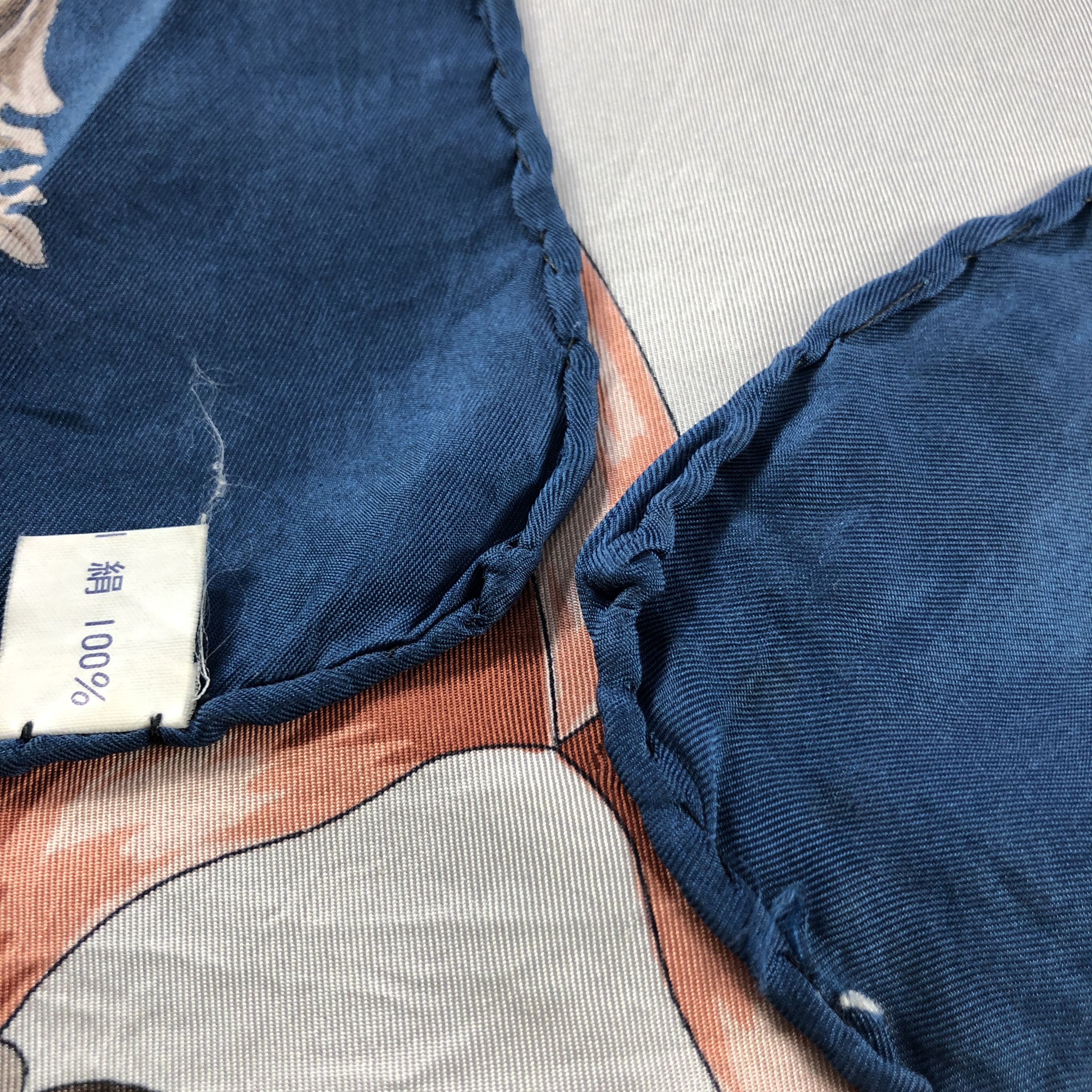 Vintage Vintage Luxury Baroque Hand Rolled Silk Scarf M1358 Size ONE SIZE - 4 Thumbnail