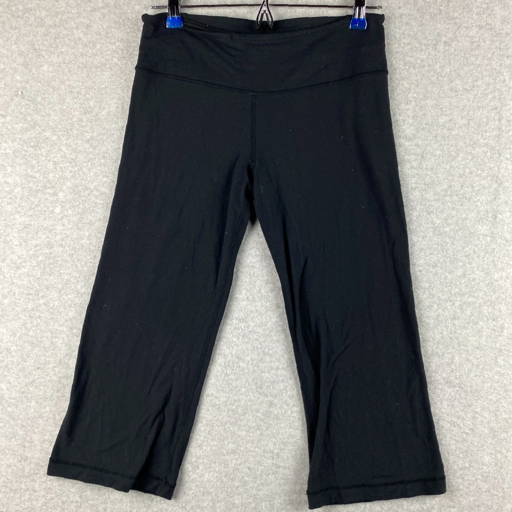 Lululemon Lululemon Capri Pants Womens 6 Black Reversible Double Sided Stretch Yoga Capri Pants Black Womens 6 Lululemon Athleisure Yoga Running {Vintage: No} Size 28" / US 6 / IT 42 - 4 Thumbnail