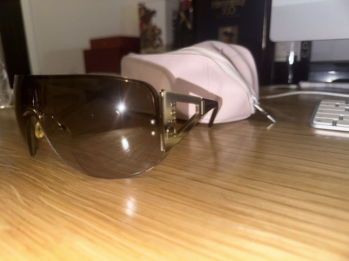 image of Dior Escrime Shield Sunglasses in Gold, Women's