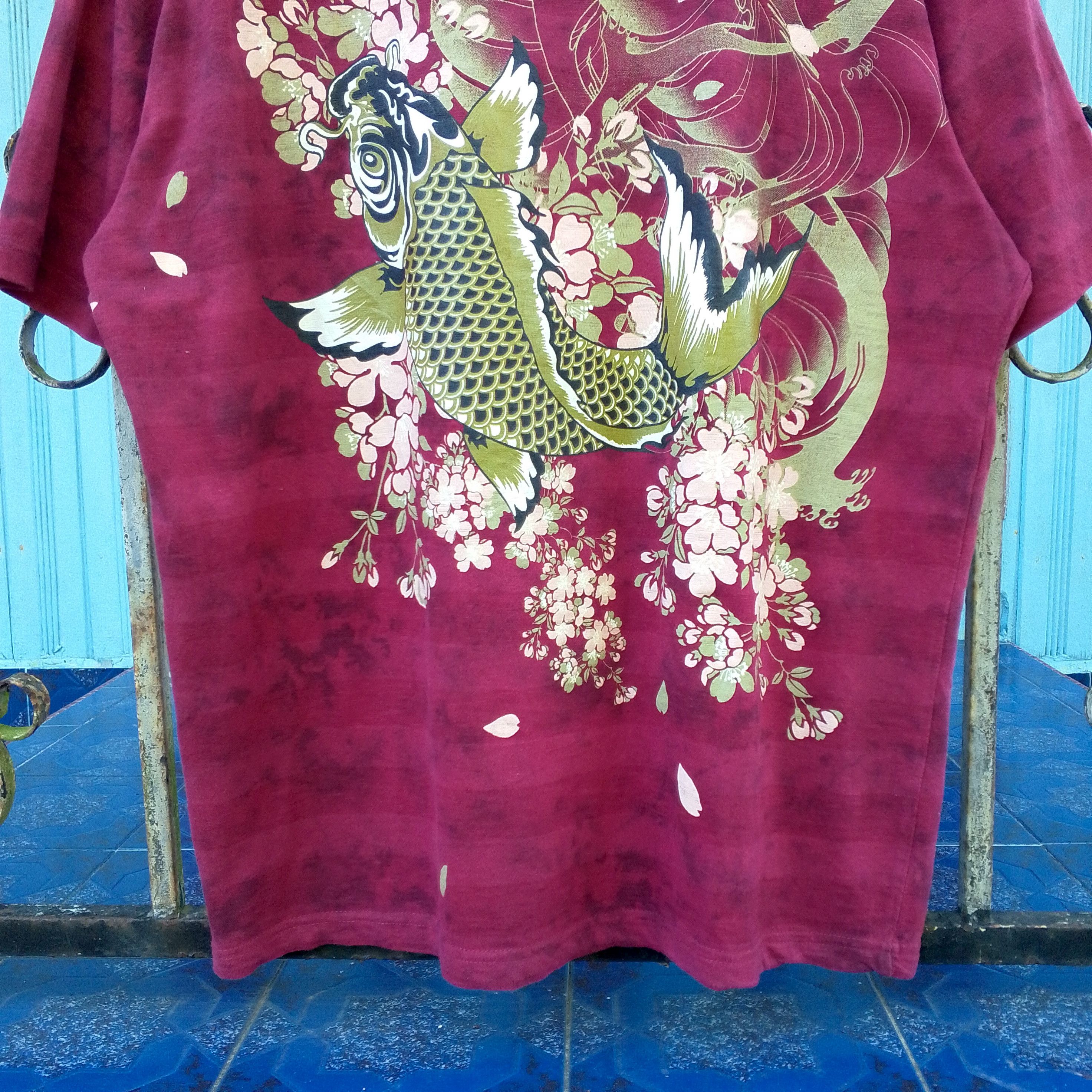 Japanese Brand Vintage Bullet Noise Japanese Sukajan Koi Fish Tee Size US XL / EU 56 / 4 - 4 Thumbnail