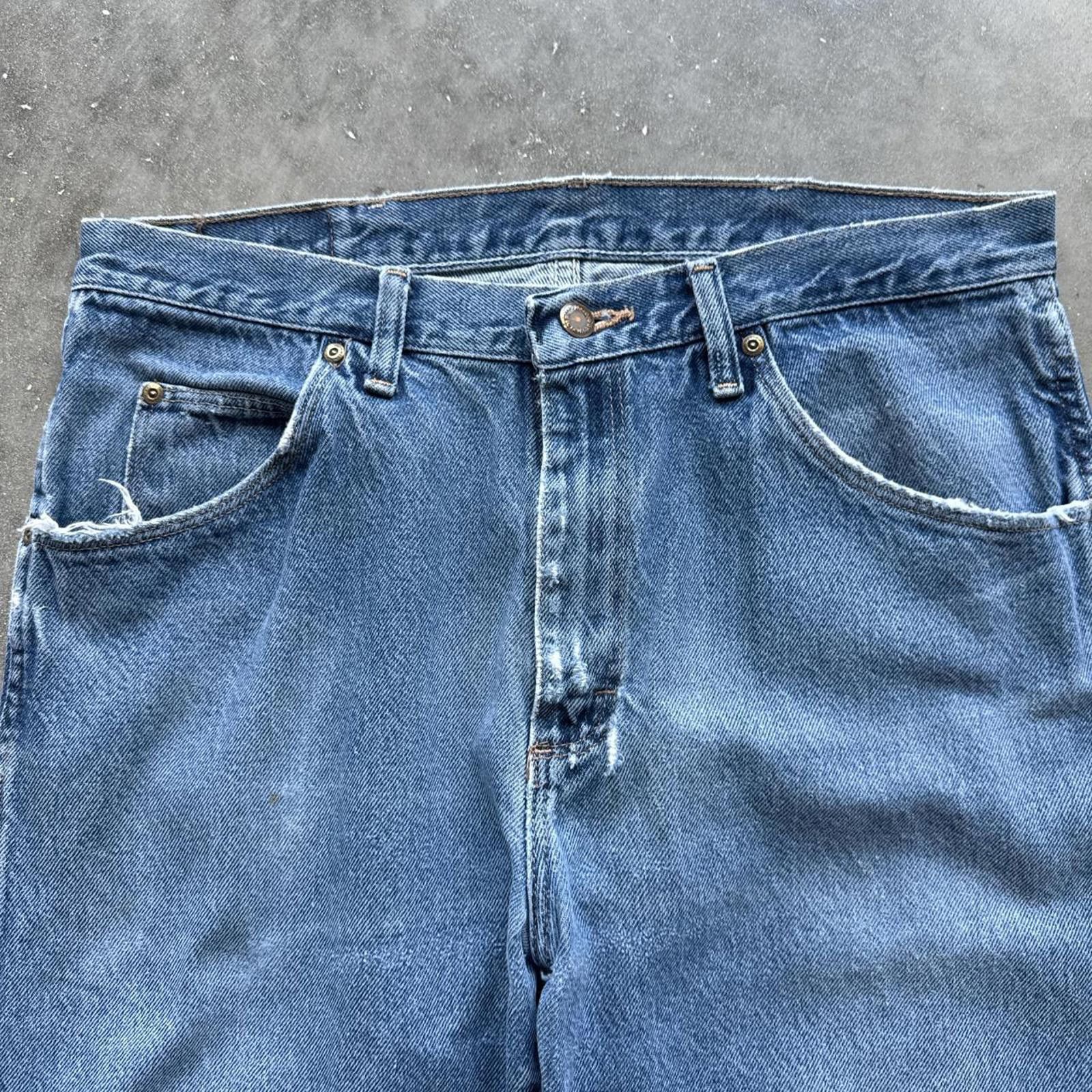 Wrangler Classic Wrangler Blue Relaxed Fit Distressed Vintage Jeans Size US 32 / EU 48 - 3 Thumbnail