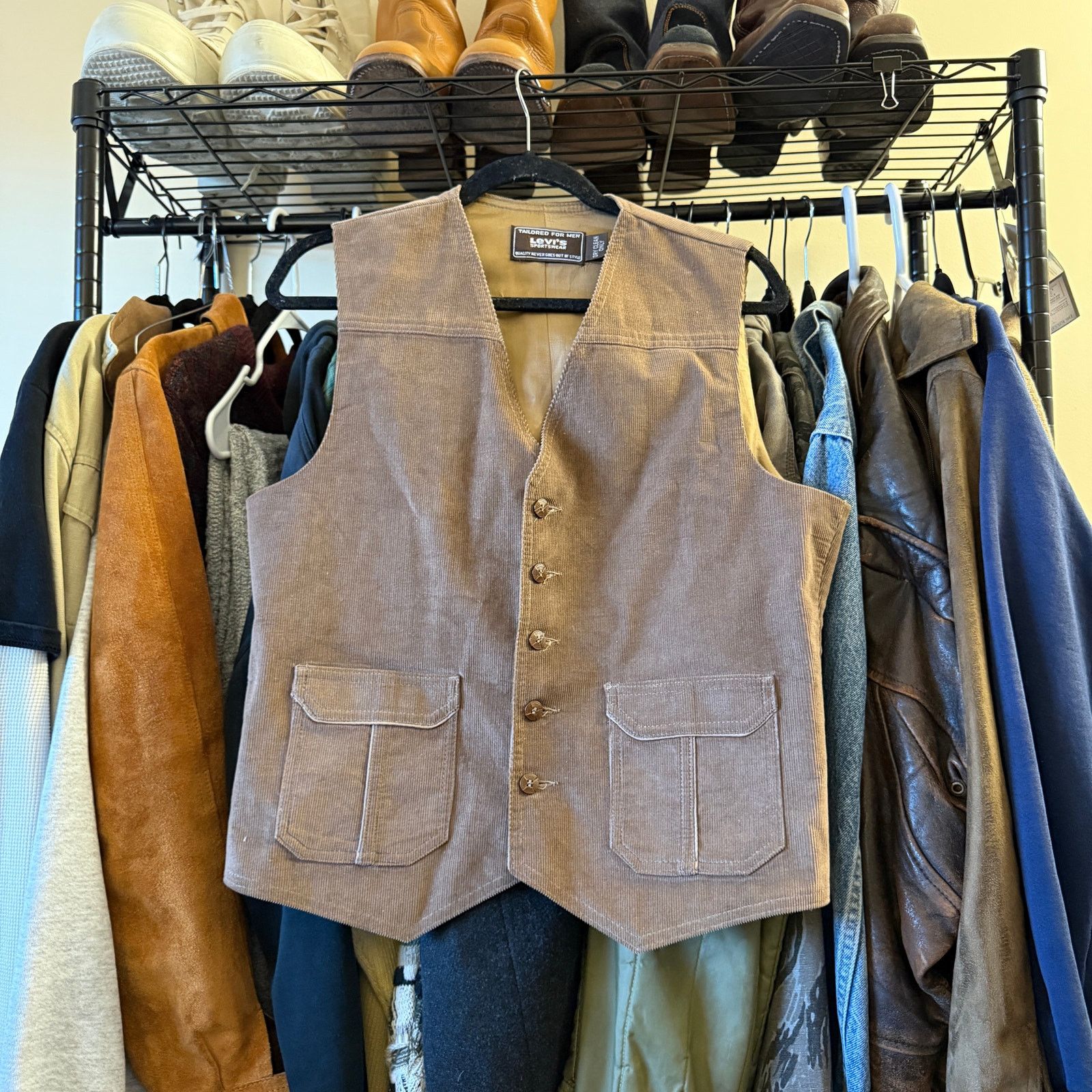 Levi's Vintage Levis Corduroy Vest M Size US M / EU 48-50 / 2 - 1 Thumbnail