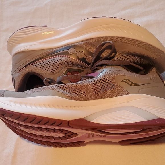 Saucony Saucony Womens Guide 15 Formit Powerrun Purple Gray Sz. 7.5 Size US 7.5 / IT 37.5 - 5 Thumbnail