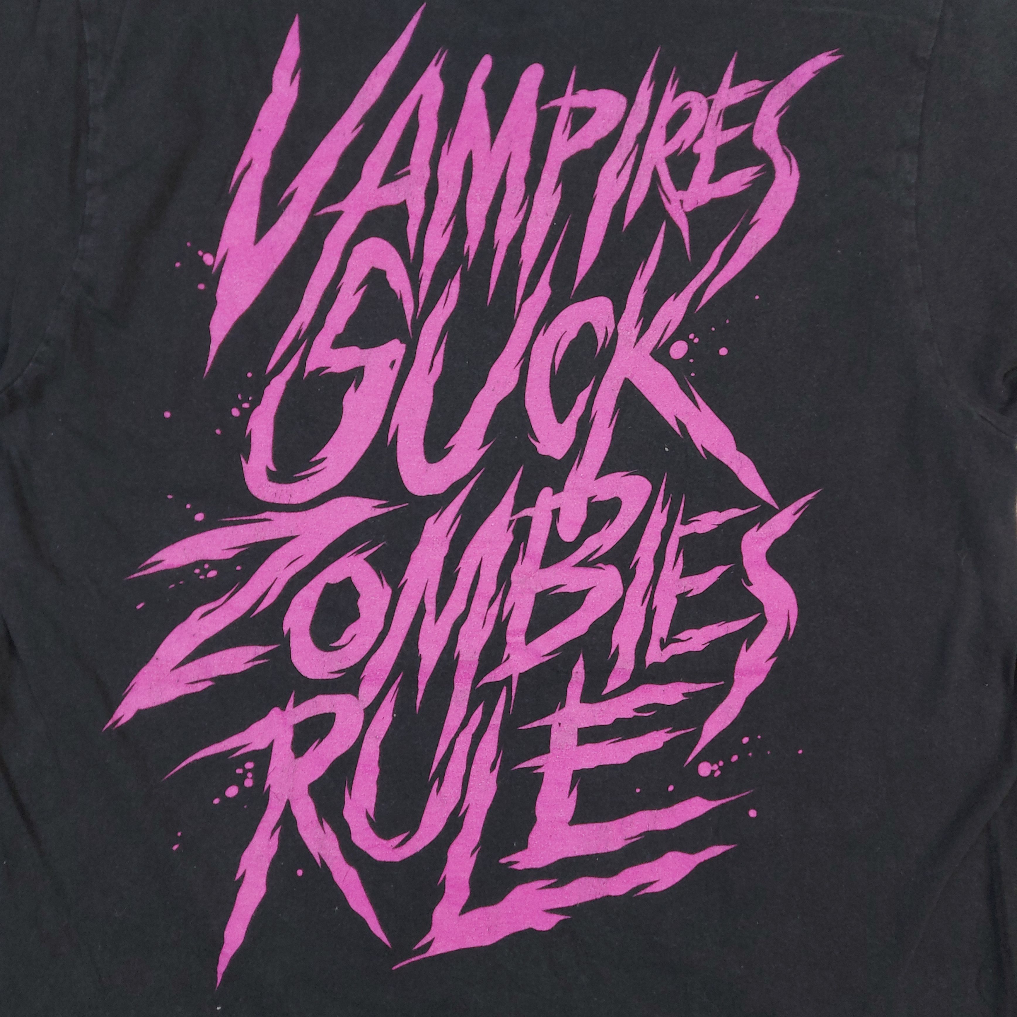 Band Tees Vintage 2010 The Devil Waer Prada Band Zombies EP Album TEE Size US L / EU 52-54 / 3 - 6 Thumbnail