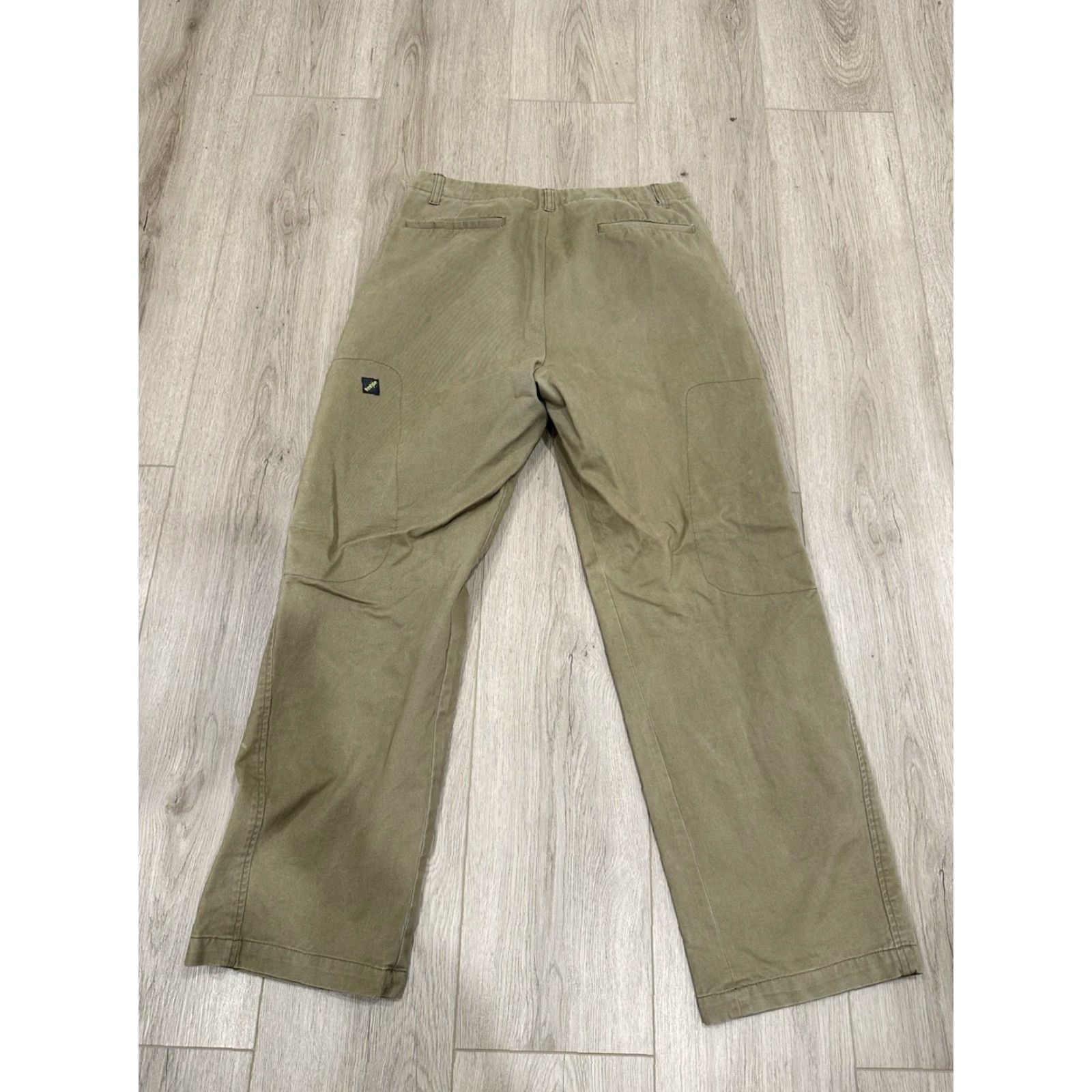 Freshjive Freshjive Mens Cargo Pants Khaki Vintage 1990s 30x29 Beig​e Cargo Pocket Regular Waist 30in Cotton 90s Grunge Pants Mens Size US 30 / EU 46 - 6 Thumbnail