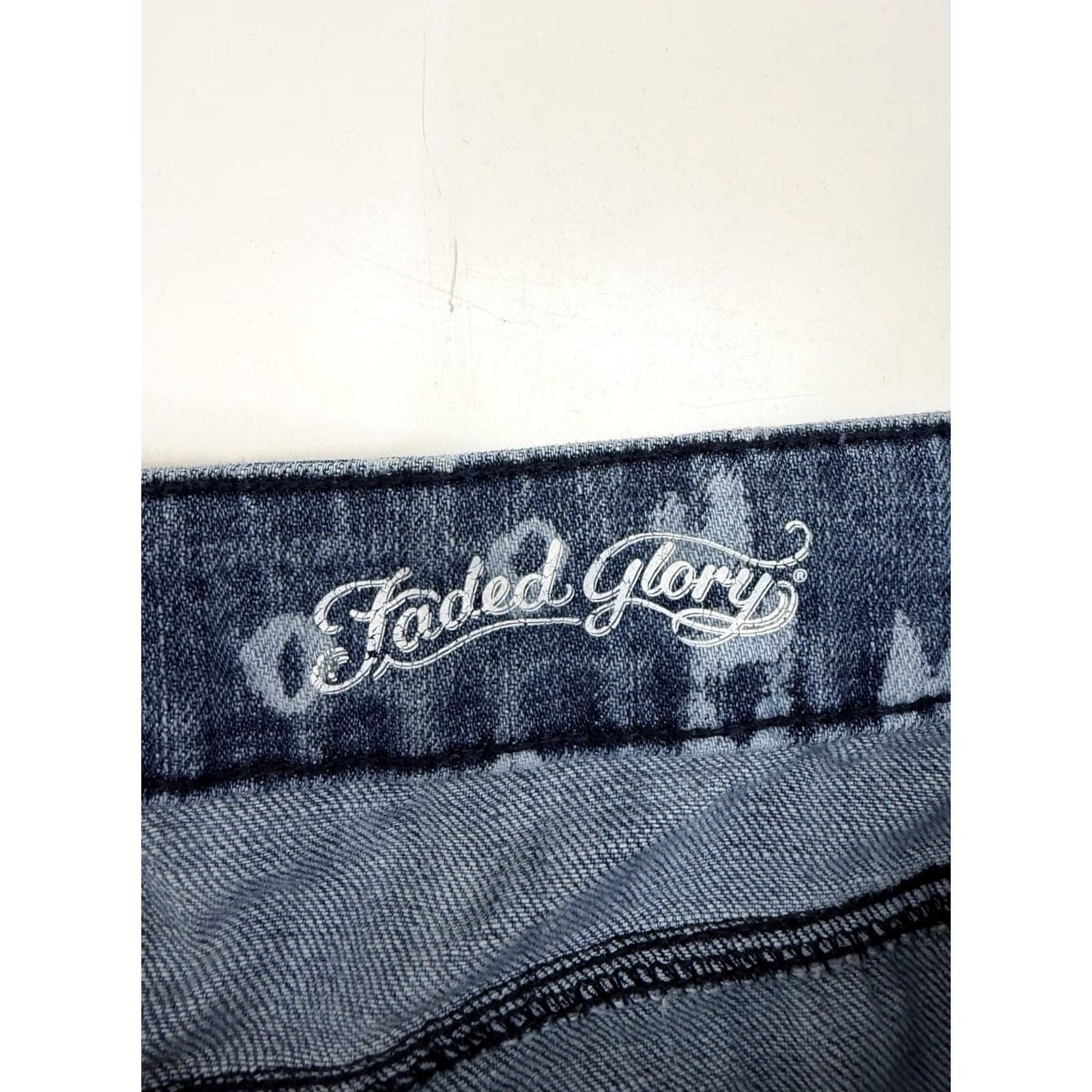 Faded Glory Faded Glory Womens Jean Shorts Size 14 Tribal Denim Rolled Hem Denim Shorts Casual 14 Womens Boys Girls? Size 36" / US 14 / IT 50 - 3 Thumbnail