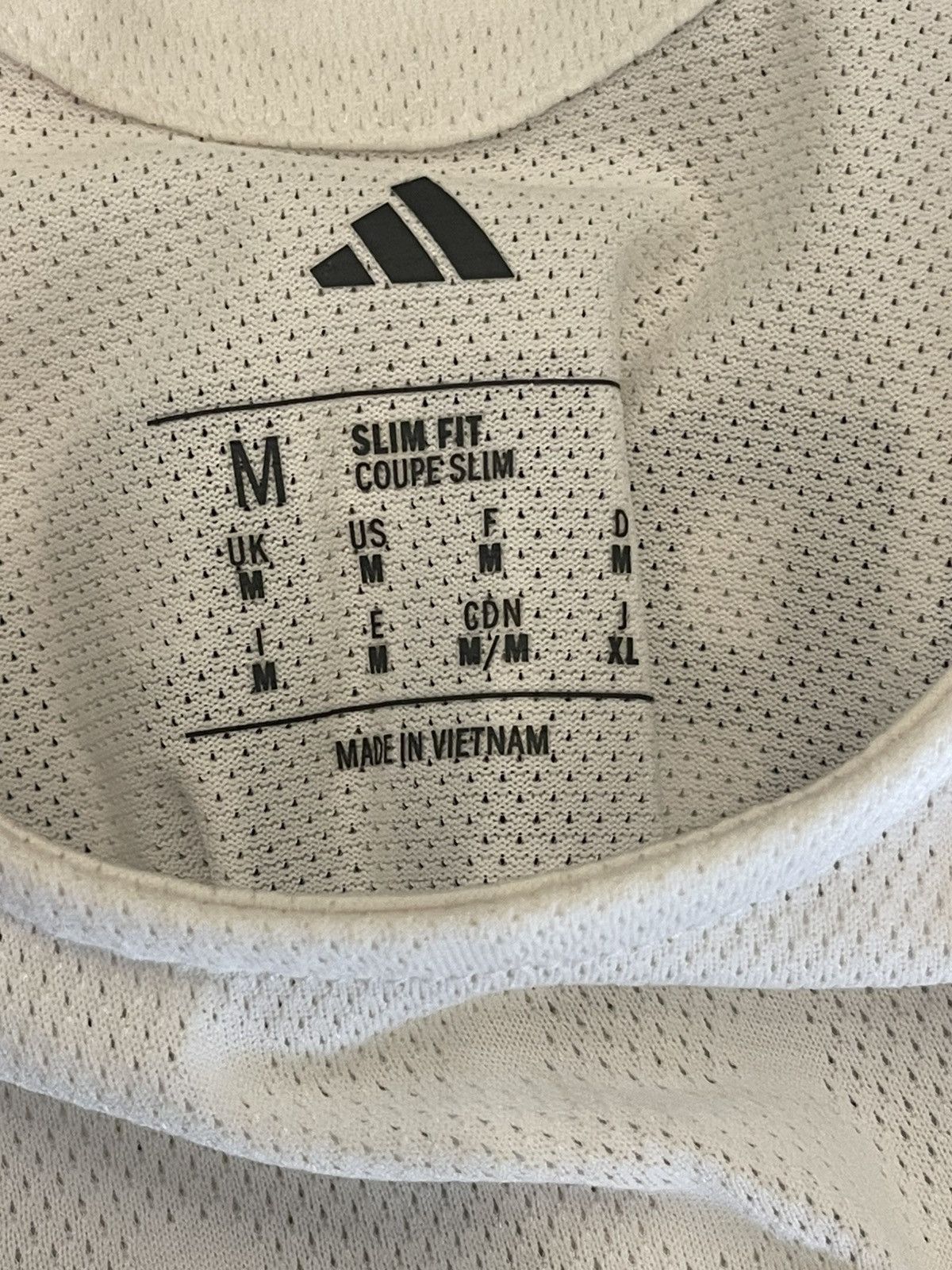 Adidas Authentic Real Madrid KYLIAN MBAPPE 2025/26 home jersey Size US M / EU 48-50 / 2 - 4 Thumbnail