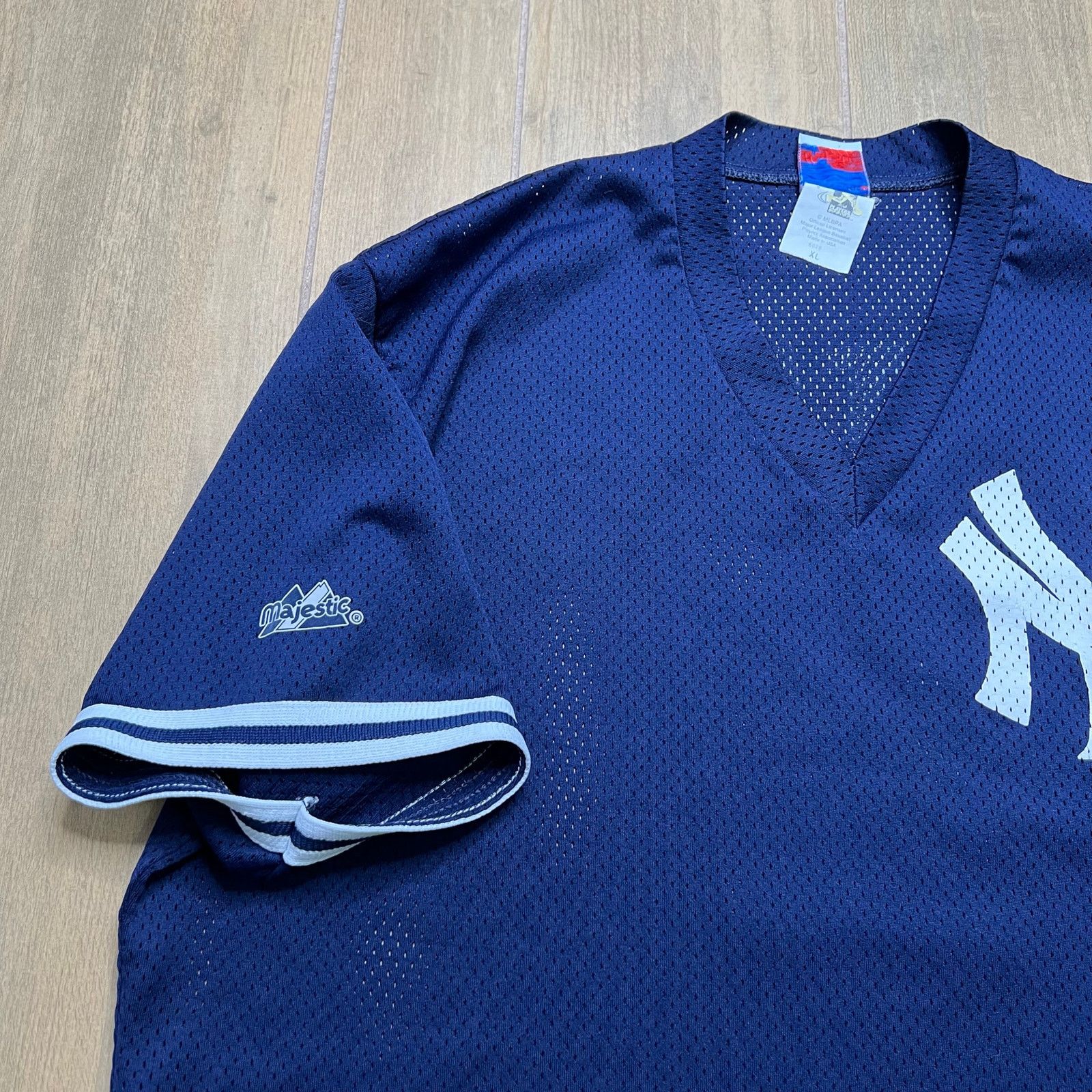 Majestic Vintage Derek Jeter #2 New York Yankees Jersey 90s World XL Size US XL / EU 56 / 4 - 5 Thumbnail