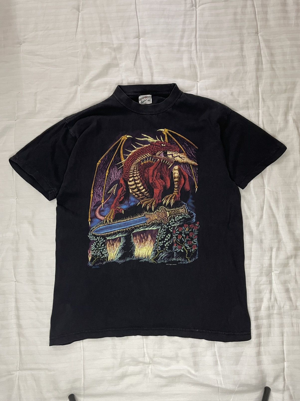 Vintage Vintage Rare Archive Middle Ages Mythology Dragon Flame Tee Size US M / EU 48-50 / 2 - 1 Thumbnail