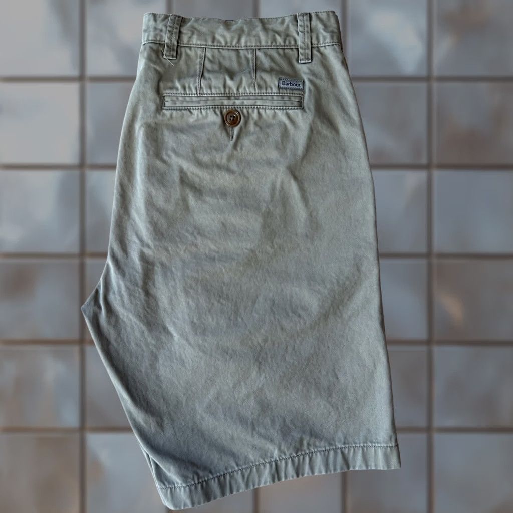 Barbour Barbour Chino Shorts 35 Beige Khaki Streetwear Casual Minimalist Men Shorts Regular Belted Front Flat Front Size US 35 - 1 Thumbnail
