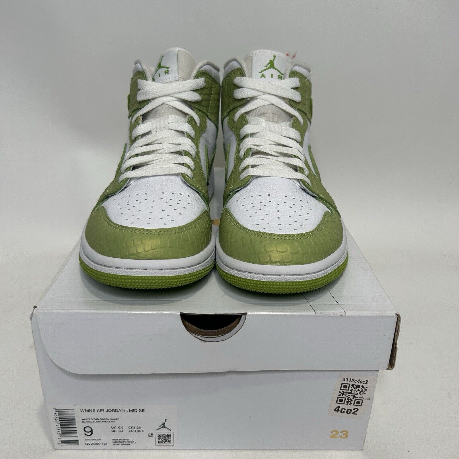 Nike Nike Air Jordan 1 Mid WMNS SE “Python/Vivid Green” 2024 Size US 9 / IT 39 - 2 Thumbnail