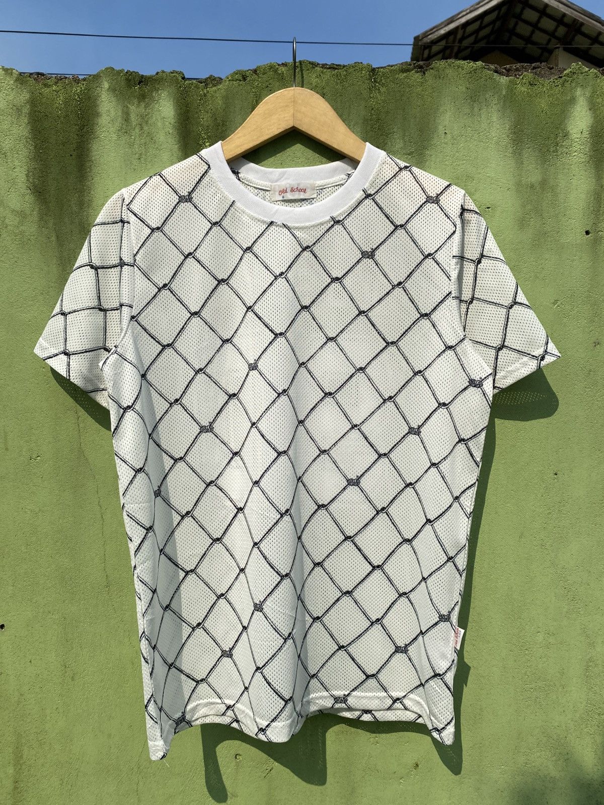 Japanese Brand LUP by LIPUNDERPOINT Old School 90 Tshirt Jersey Fence Print Size US L / EU 52-54 / 3 - 1 Thumbnail