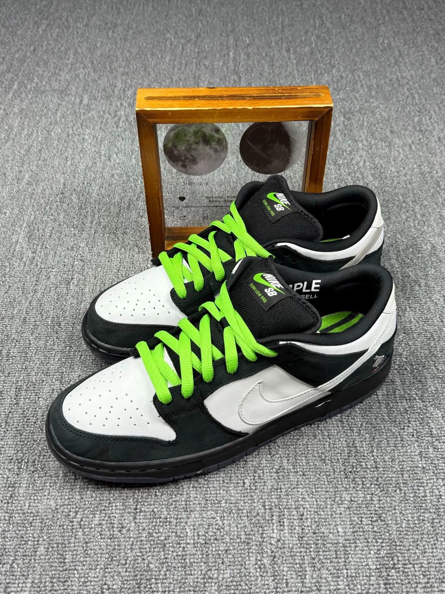 Nike Nike DUNK SB Black Lowtop Sneakers 12 Men Size US 12 / EU 45 - 1 Thumbnail
