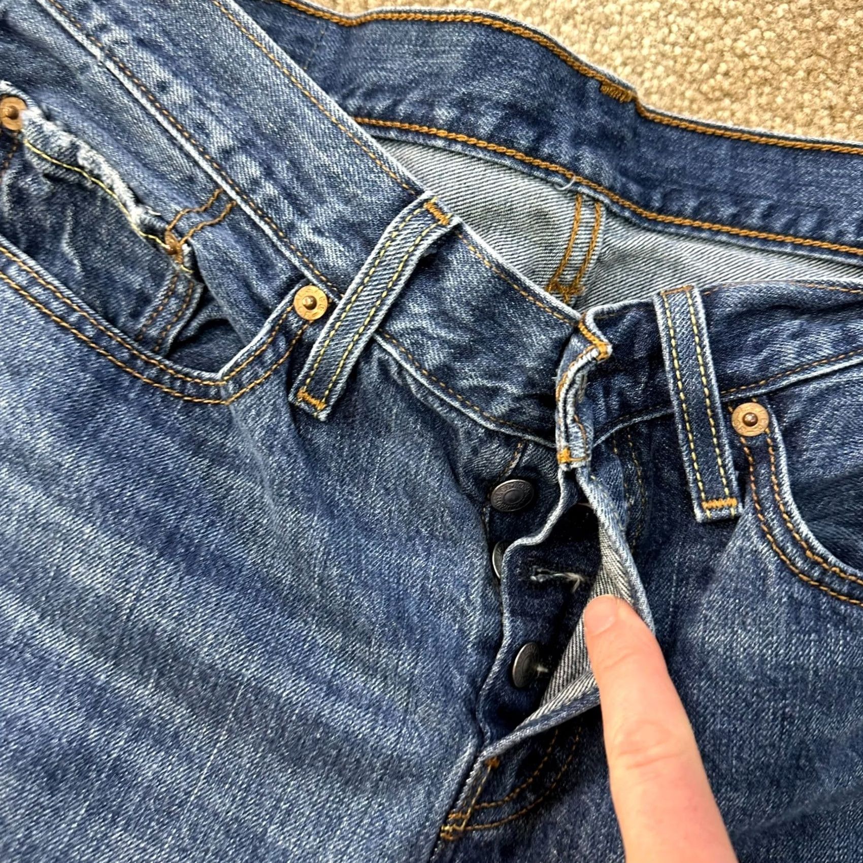 Levi's Levi's 501 Jeans Women's 28x28 Blue Denim Button Fly Tapered Regular Rise 5-Pocket USA Pattern Smoke Blue (Note: If including "USA" as theme) Size 28" / US 6 / IT 42 - 3 Thumbnail
