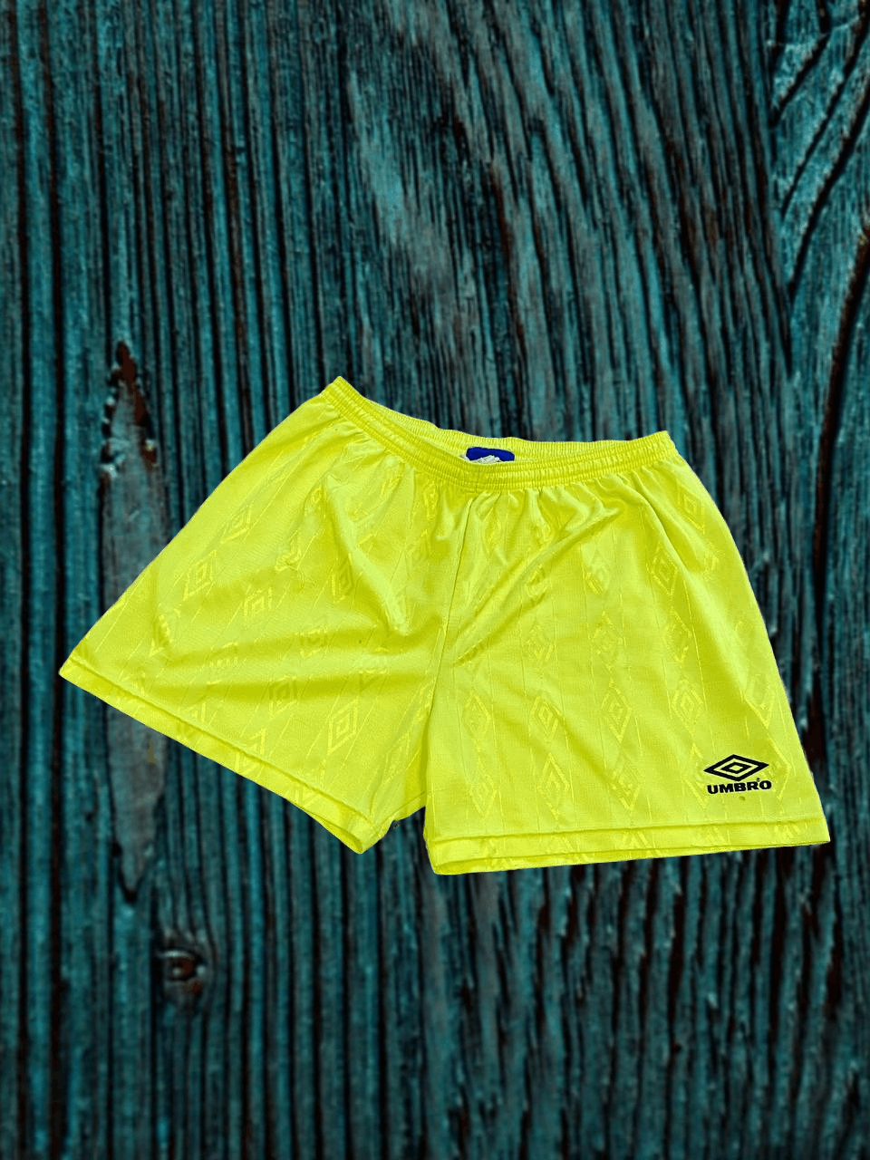 Umbro Vintage Y2K Umbro mini logo shorts Size US 38 / EU 54 - 1 Thumbnail