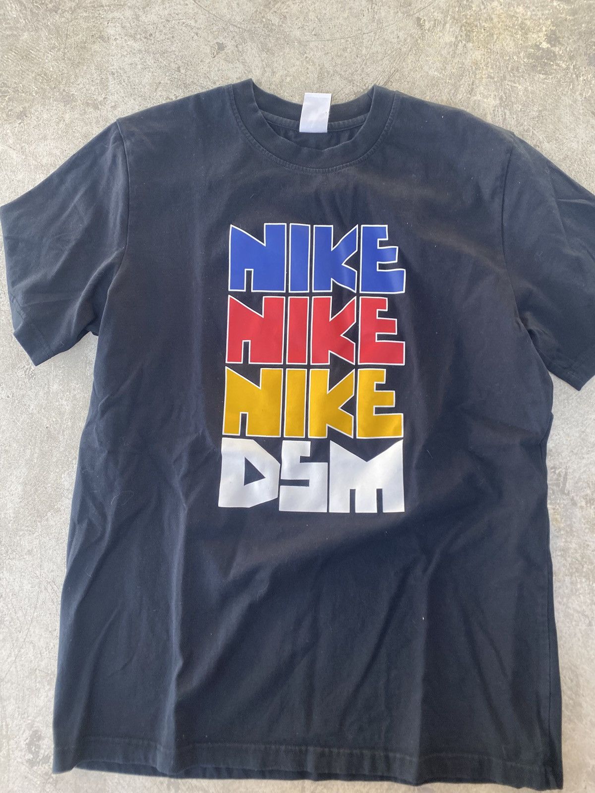 Dover Street Market × Nike RARE Nike Dover Street Market Tee Size US L / EU 52-54 / 3 - 1 Thumbnail