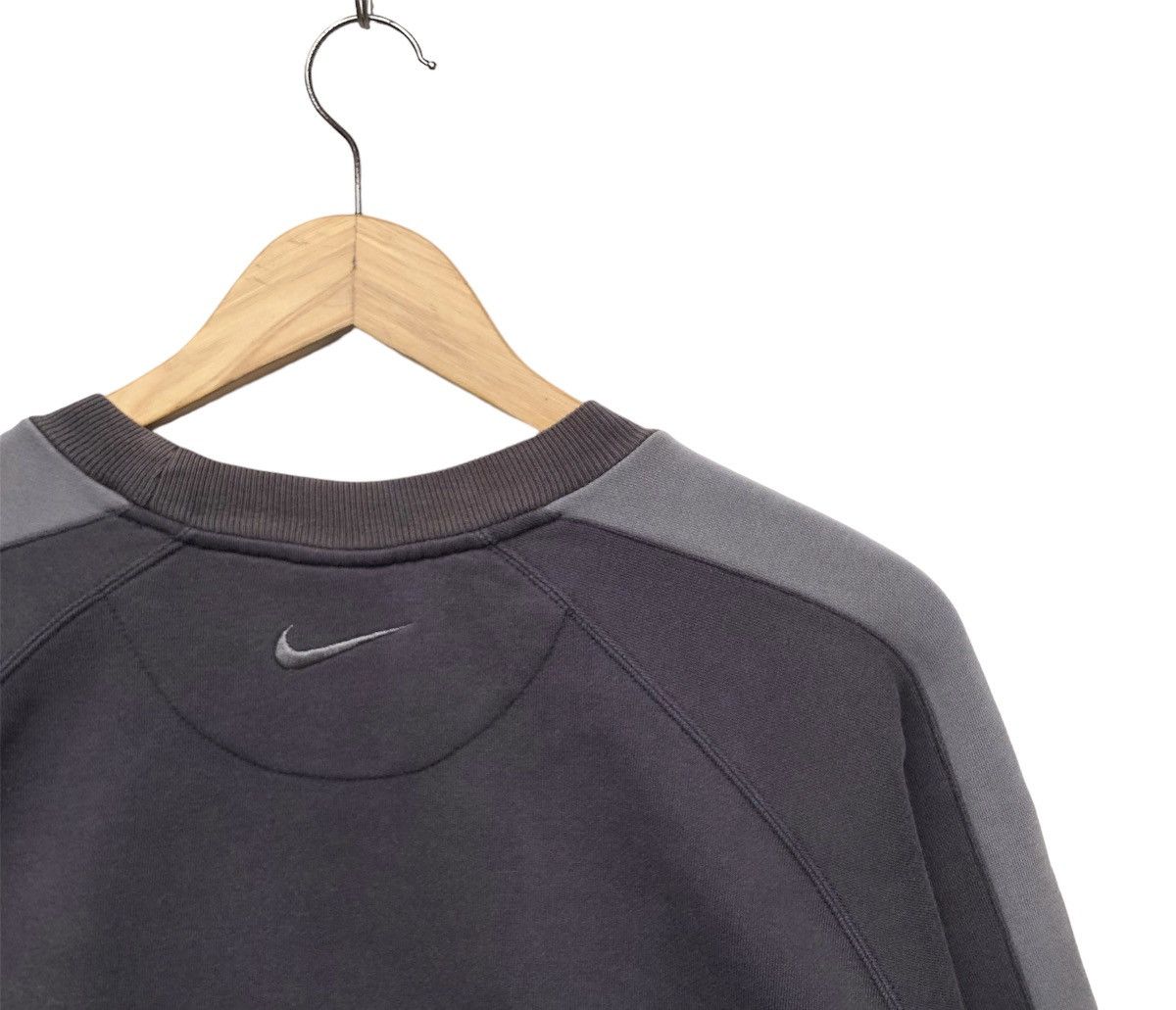 Nike Vintage 90s Nike Big Logo Sweatshirt | Spell Out Embroidered Size US L / EU 52-54 / 3 - 6 Thumbnail