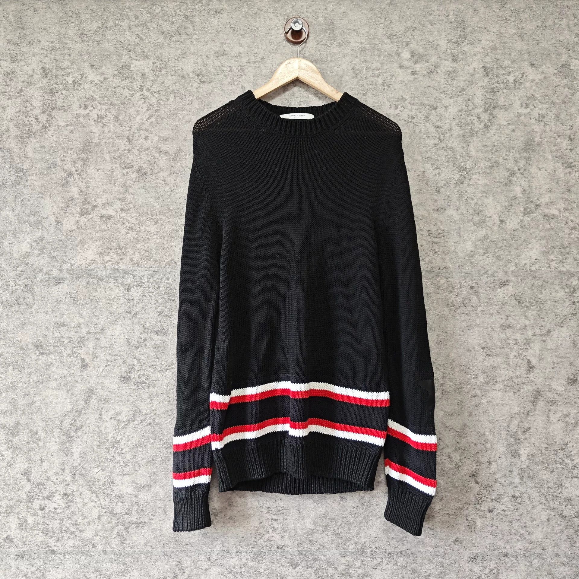 Givenchy Givenchy Knit Striped Sweater L Women Size L / US 10 / IT 46 - 1 Thumbnail