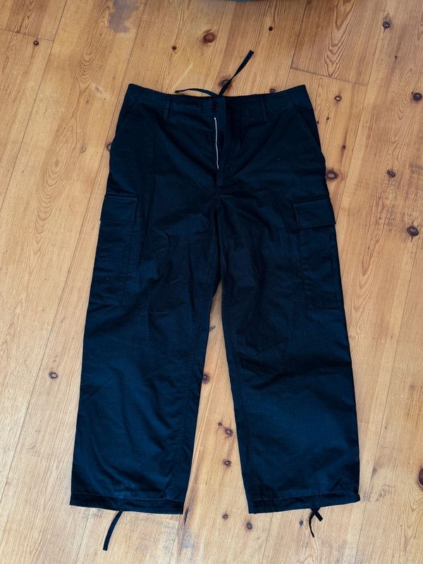 Kenzo Pantalon cargo noir Kenzo - détail bouton fleur Size US 34 / EU 50 - 3 Thumbnail