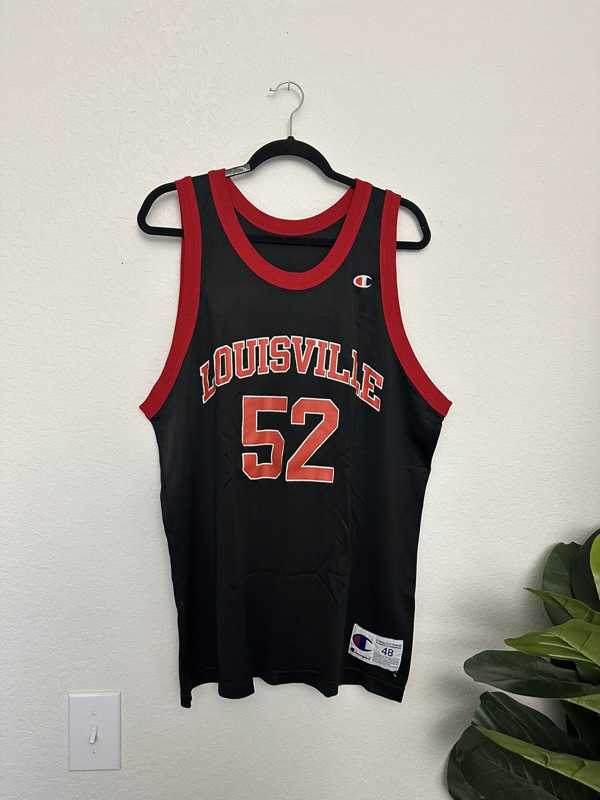 Champion × NCAA × Vintage Vintage Louisville Cardinals Samaki Walker Champion Jersey Size US XL / EU 56 / 4 - 2 Thumbnail