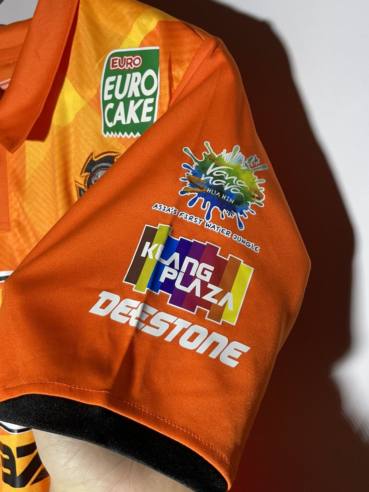 Other Nakhon Ratchasima 2016 Thai League Home Y2k Football Shirt Size US L / EU 52-54 / 3 - 8 Thumbnail
