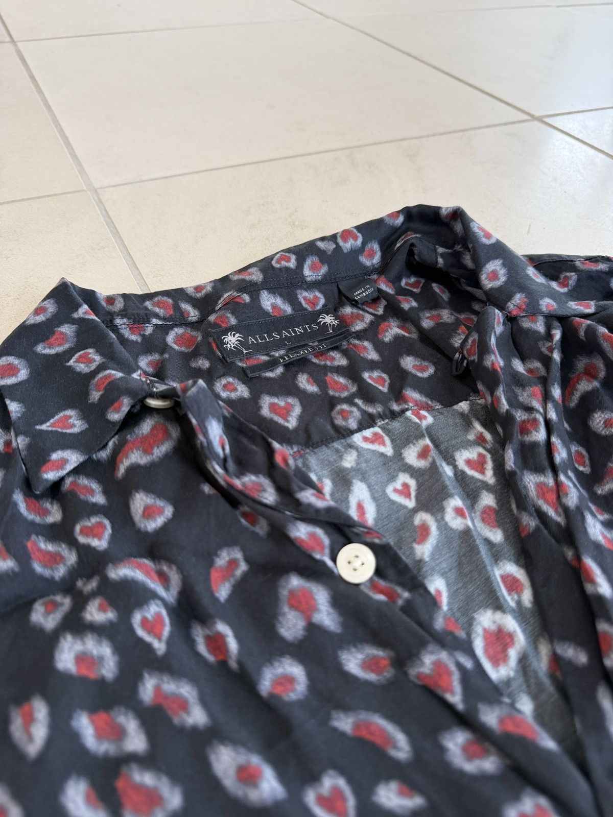 Allsaints AllSaints Heart Print Short Sleeve Button Shirt L Relaxed Size US L / EU 52-54 / 3 - 3 Thumbnail