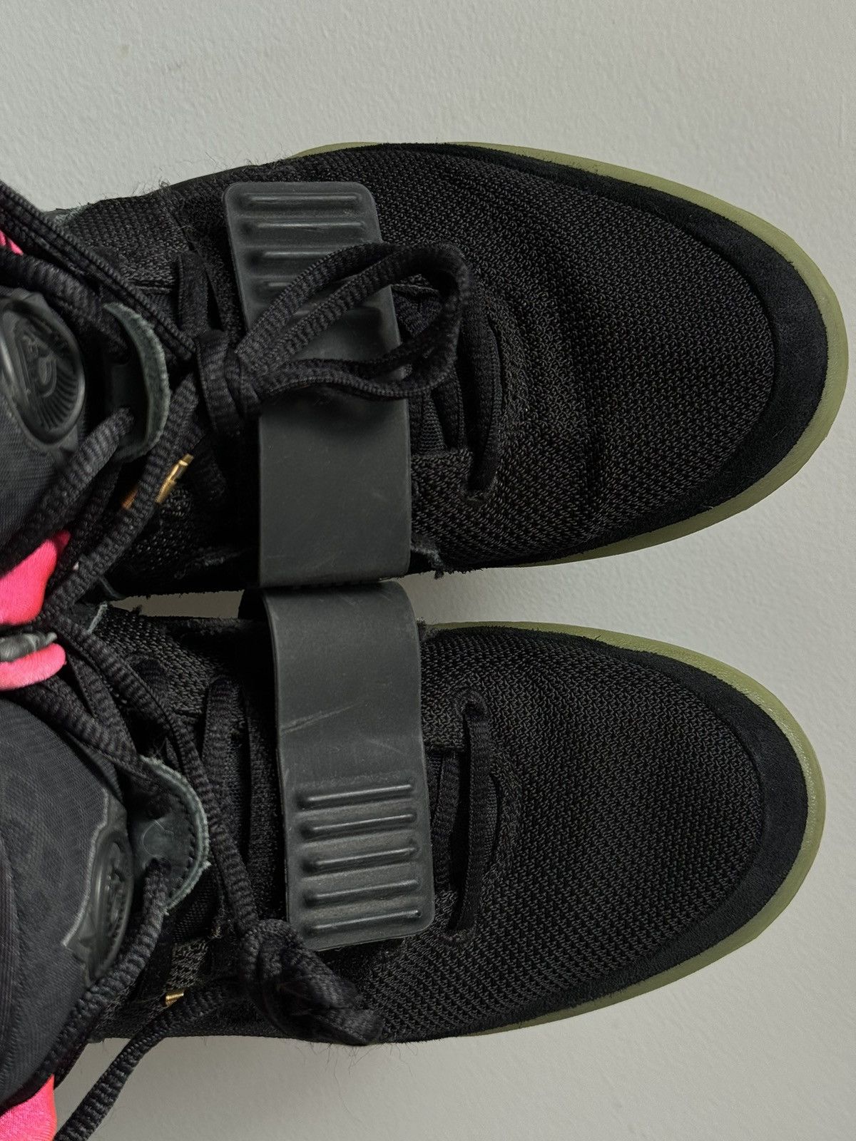 Nike Nike Air Yeezy 2 NRG “Solar Red” Size US 9 / EU 42 - 10 Thumbnail
