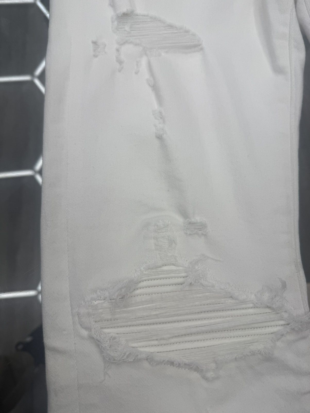 Amiri Amiri MX1 - Distressed Detailing (White) Size US 34 / EU 50 - 2 Thumbnail