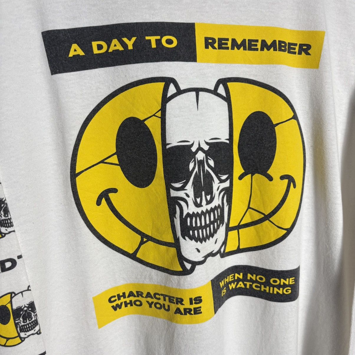 Band Tees A Day To Remember Metal Hardcore Band Tee / Y2K Smiley Skull Size US L / EU 52-54 / 3 - 2 Thumbnail