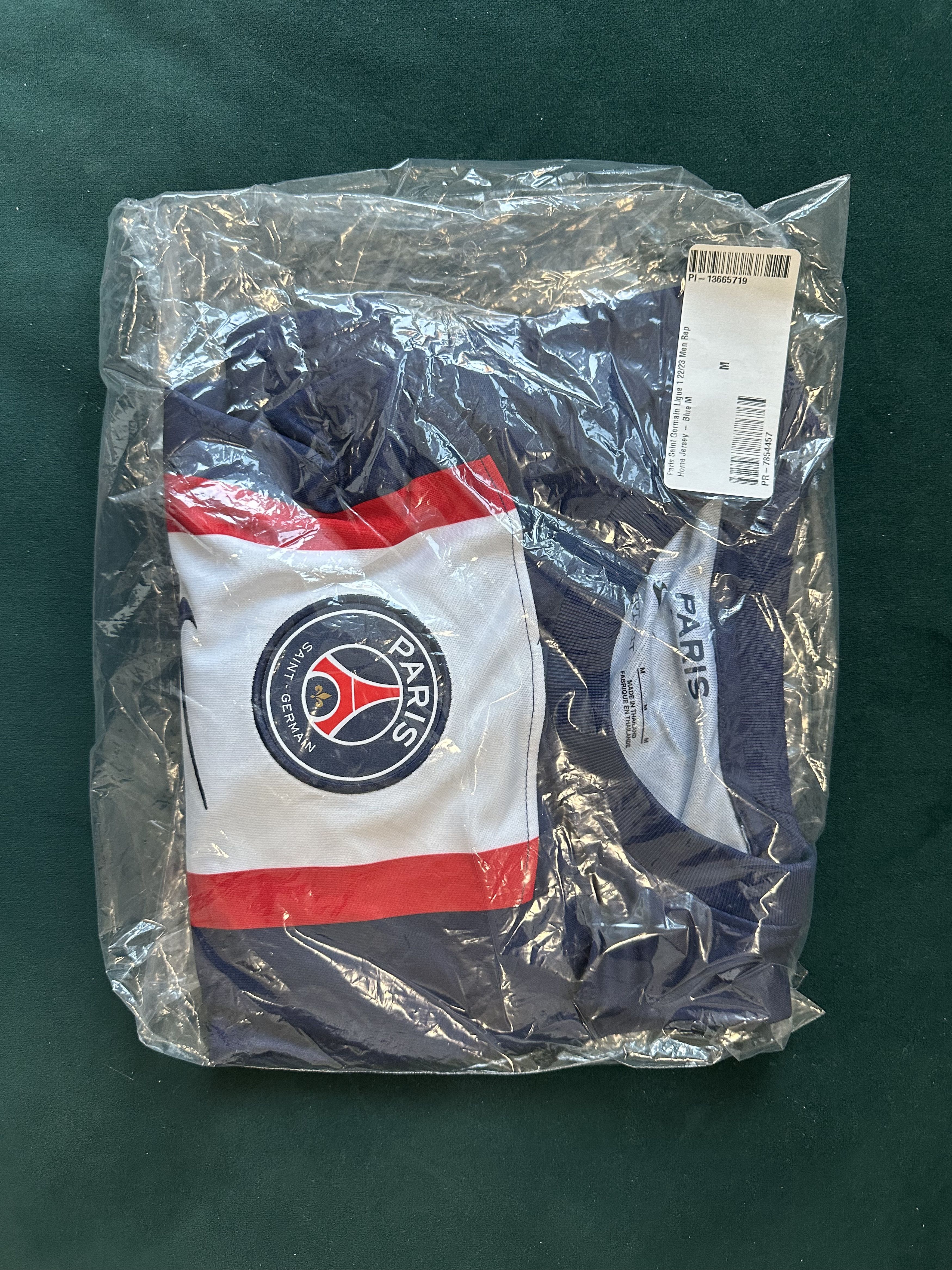 Nike BNIB PSG Paris Saint-Germain 2022/23 Home Medium w/ GOAT Size US M / EU 48-50 / 2 - 4 Thumbnail