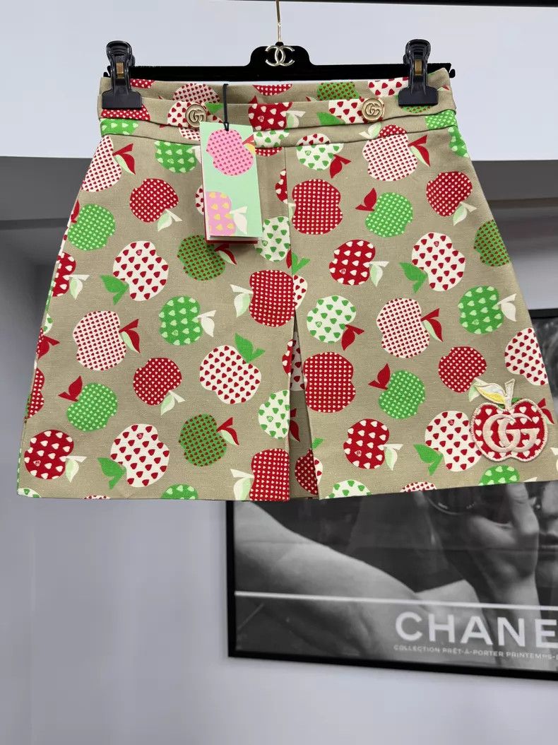 Gucci Gucci Apple print skirt Size 27" / US 4 / IT 40 - 1 Thumbnail