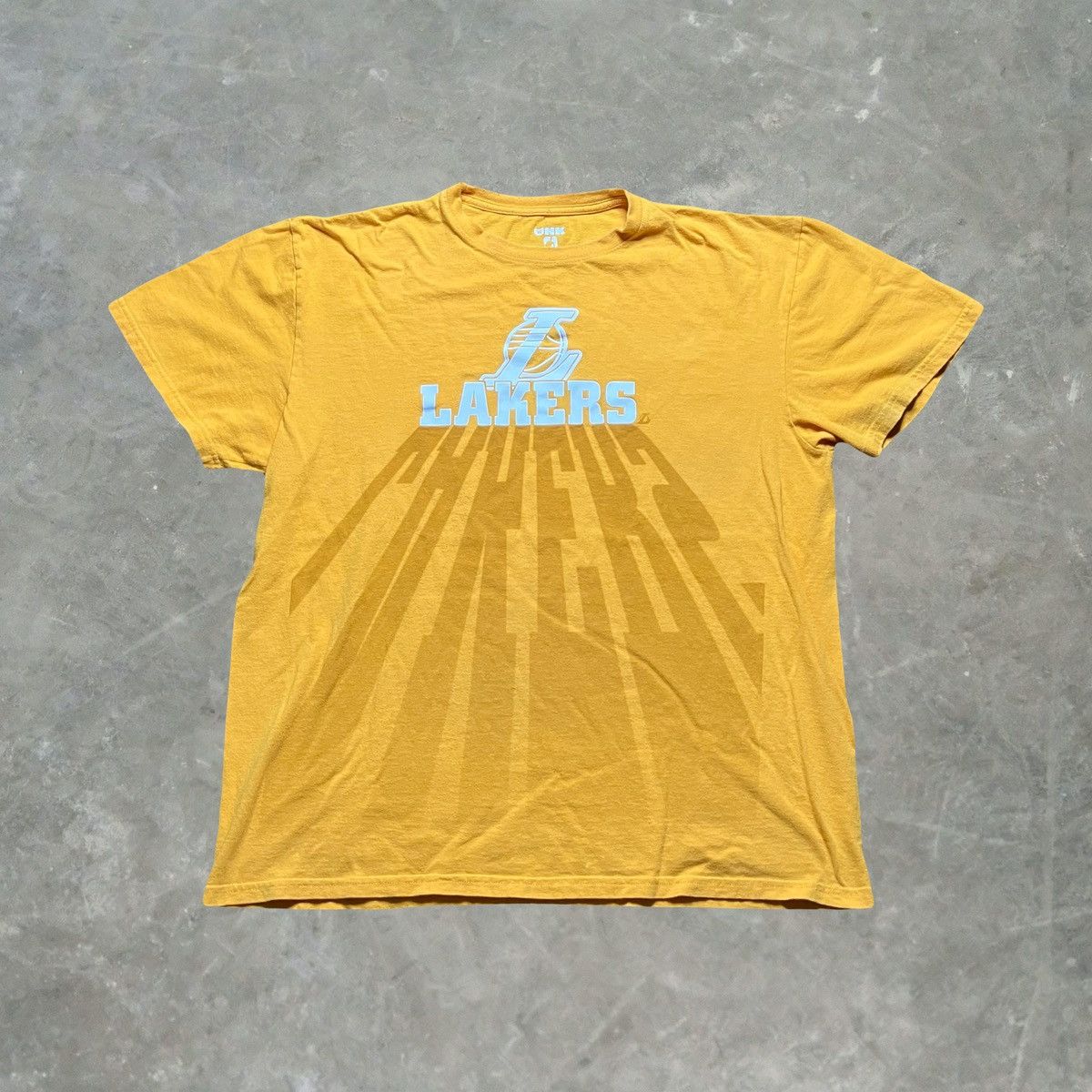 NBA × Vintage Unk Los Angeles Lakers Graphic T Shirt Size US L / EU 52-54 / 3 - 2 Thumbnail