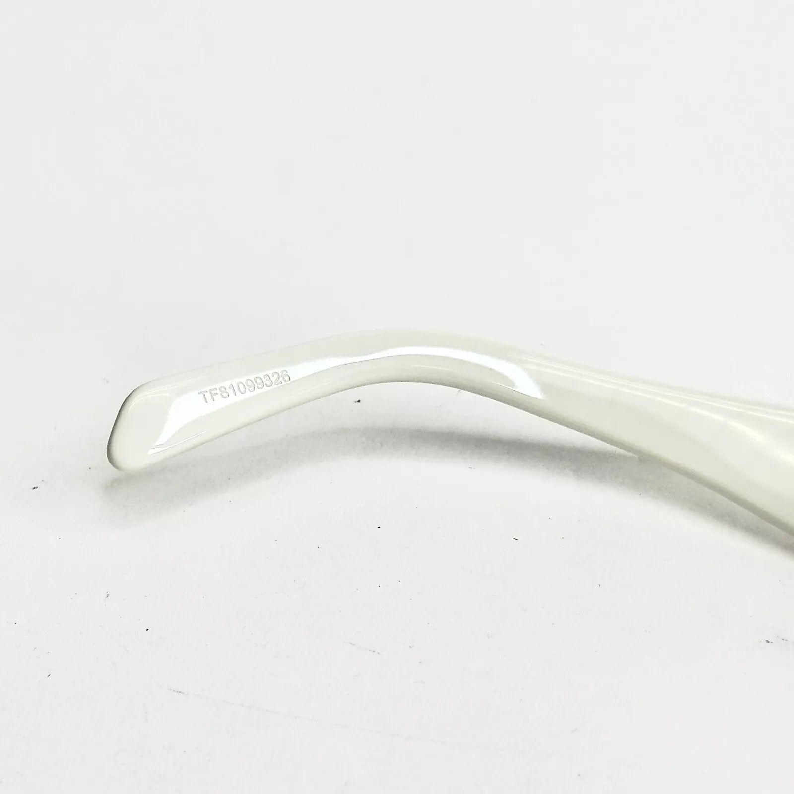 Celine CELINE TRIOMPHE Paris White Logo Sunglasses CL40269U 25A Size ONE SIZE - 4 Thumbnail