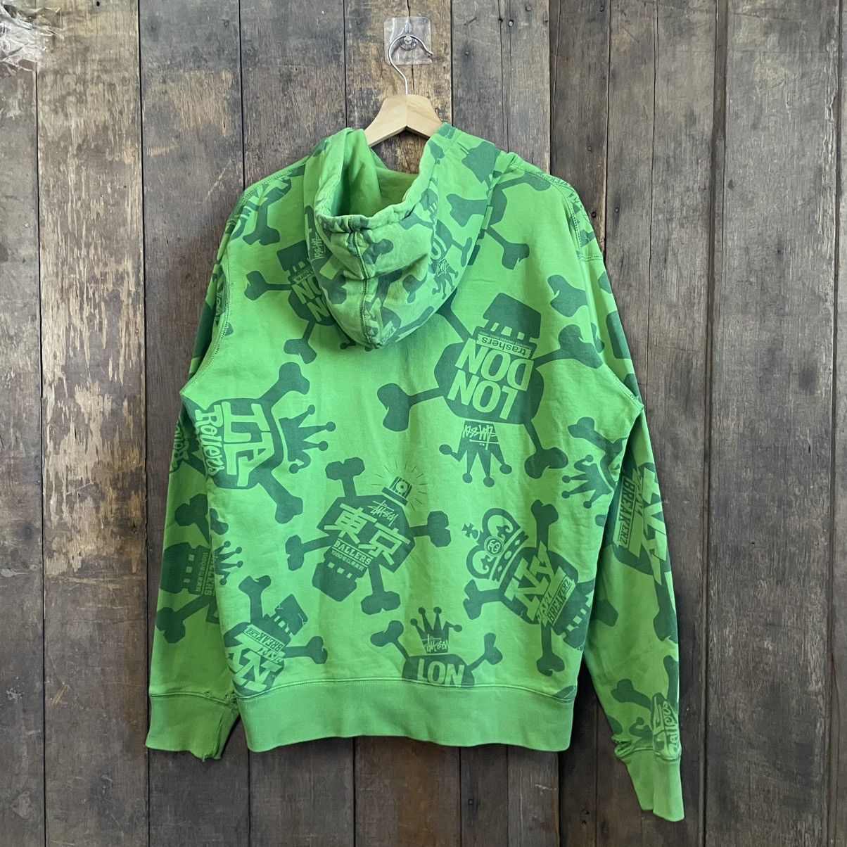 Stussy Vintage Distress Stussy Fullprint Skull Hoodie Size US L / EU 52-54 / 3 - 2 Thumbnail