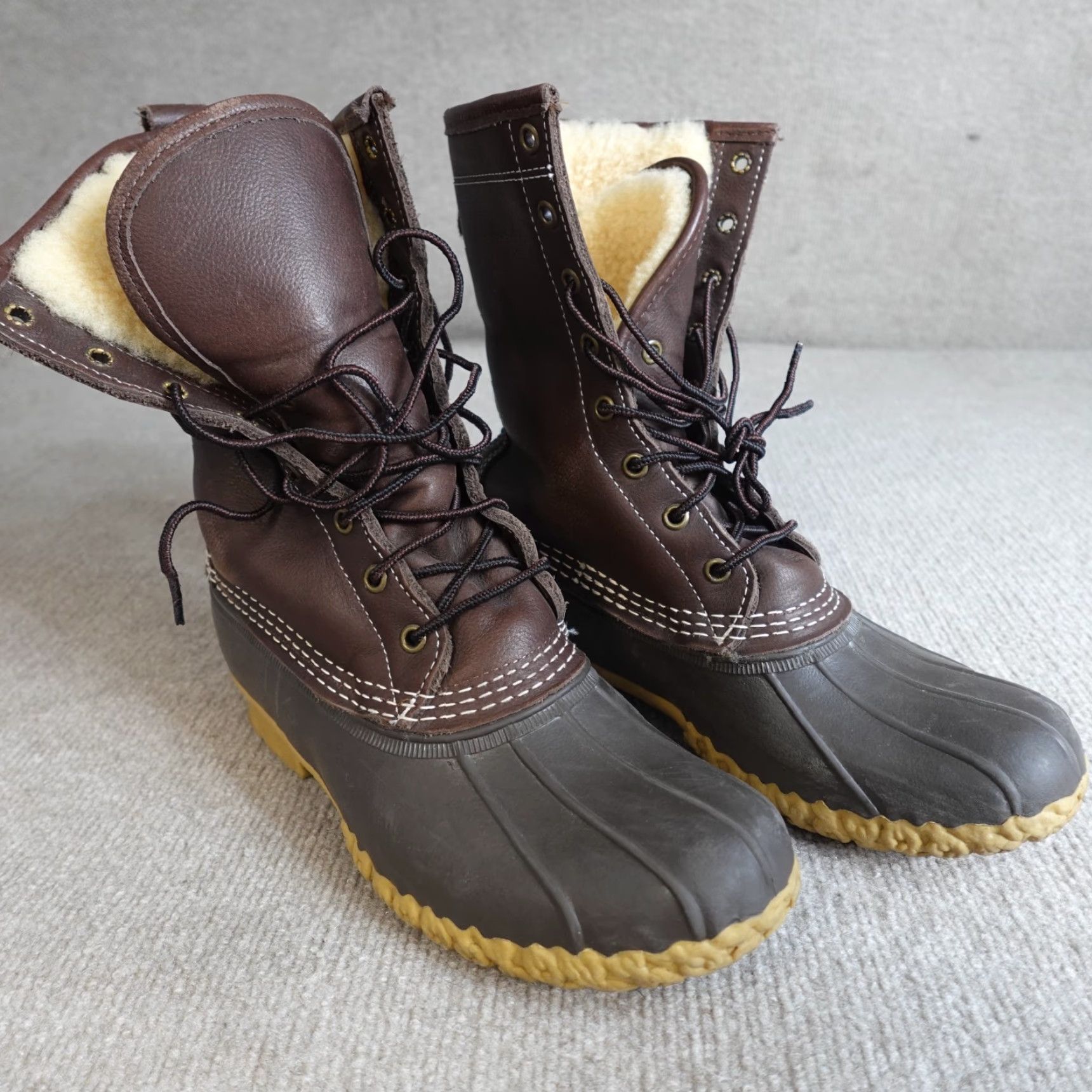 Vintage LL Bean Boots Womens 8 Brown Duck Shearling Lined 8 Eye Boots Mens Women tailored?? Size US 8 / IT 38 - 3 Thumbnail