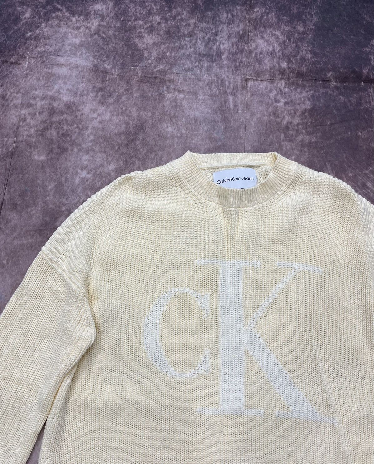 Calvin Klein Calvin Klein Cream Logo Sweater | Size L | Vintage Vibe Size L / US 10 / IT 46 - 3 Thumbnail