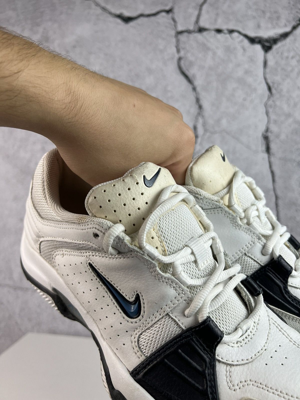 Nike Vintage Nike Air 00s 2003 White/black sneakers shoe Size US 9.5 / EU 42-43 - 10 Thumbnail