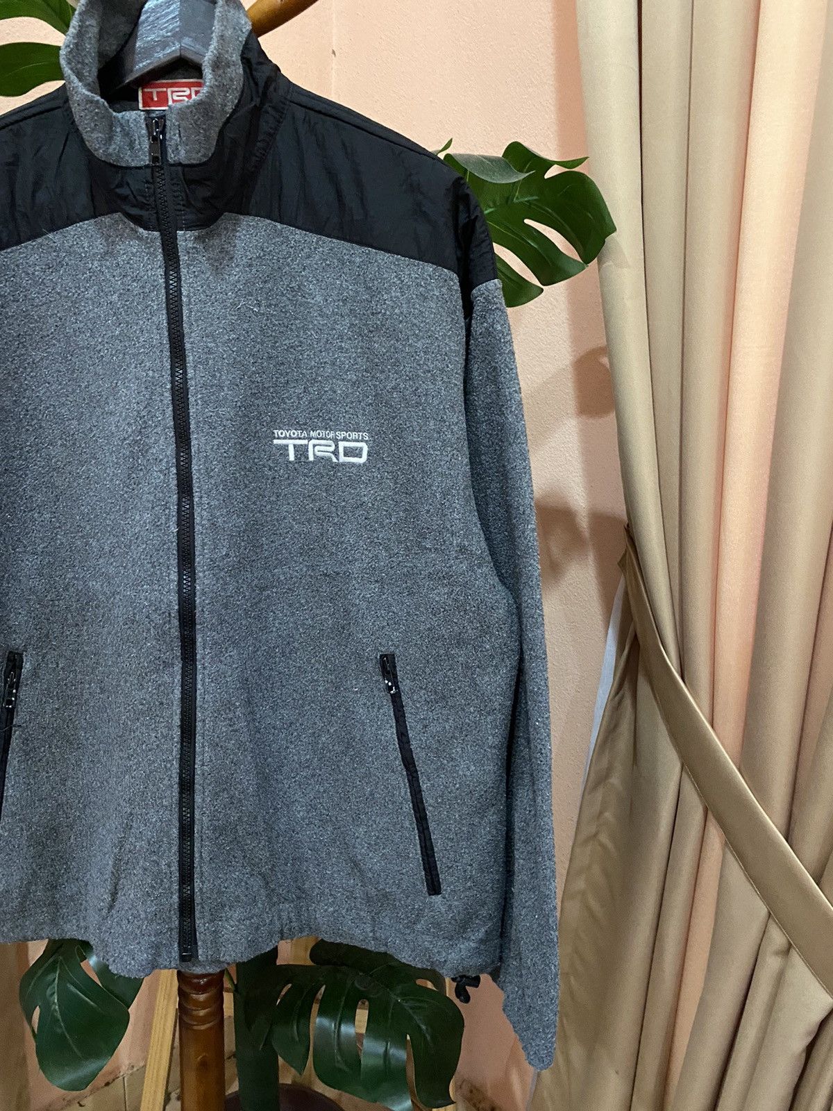 Vintage Toyota TRD Motorsport Grey Fleece Jacket – Vintage Racing Size US L / EU 52-54 / 3 - 4 Thumbnail