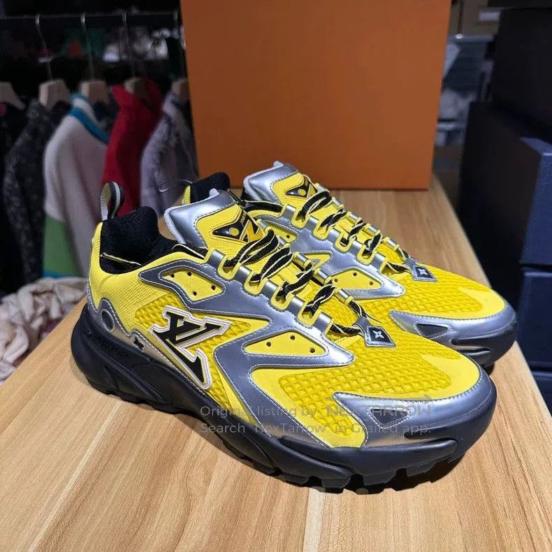 Louis Vuitton Louis Vuitton Runner Tactic Yellow Size 42.5. Size US 9.5 / EU 42-43 - 3 Thumbnail