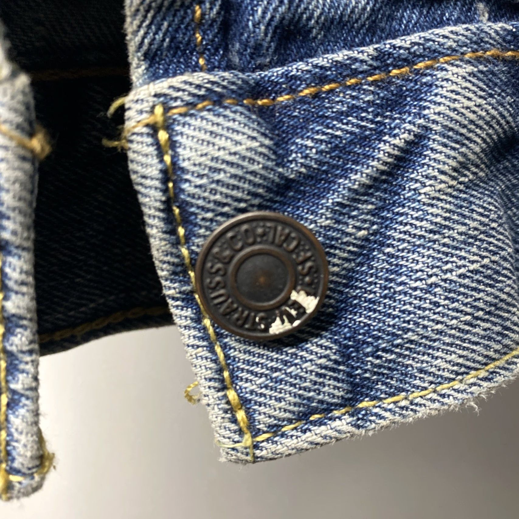 Levi's VINTAGE Levi's Denim Jacket Mens L Trucker Bomber Style 90s Grunge Blue Button Pocket USA 2K Y2K Regular Fit Size US 33 - 7 Thumbnail