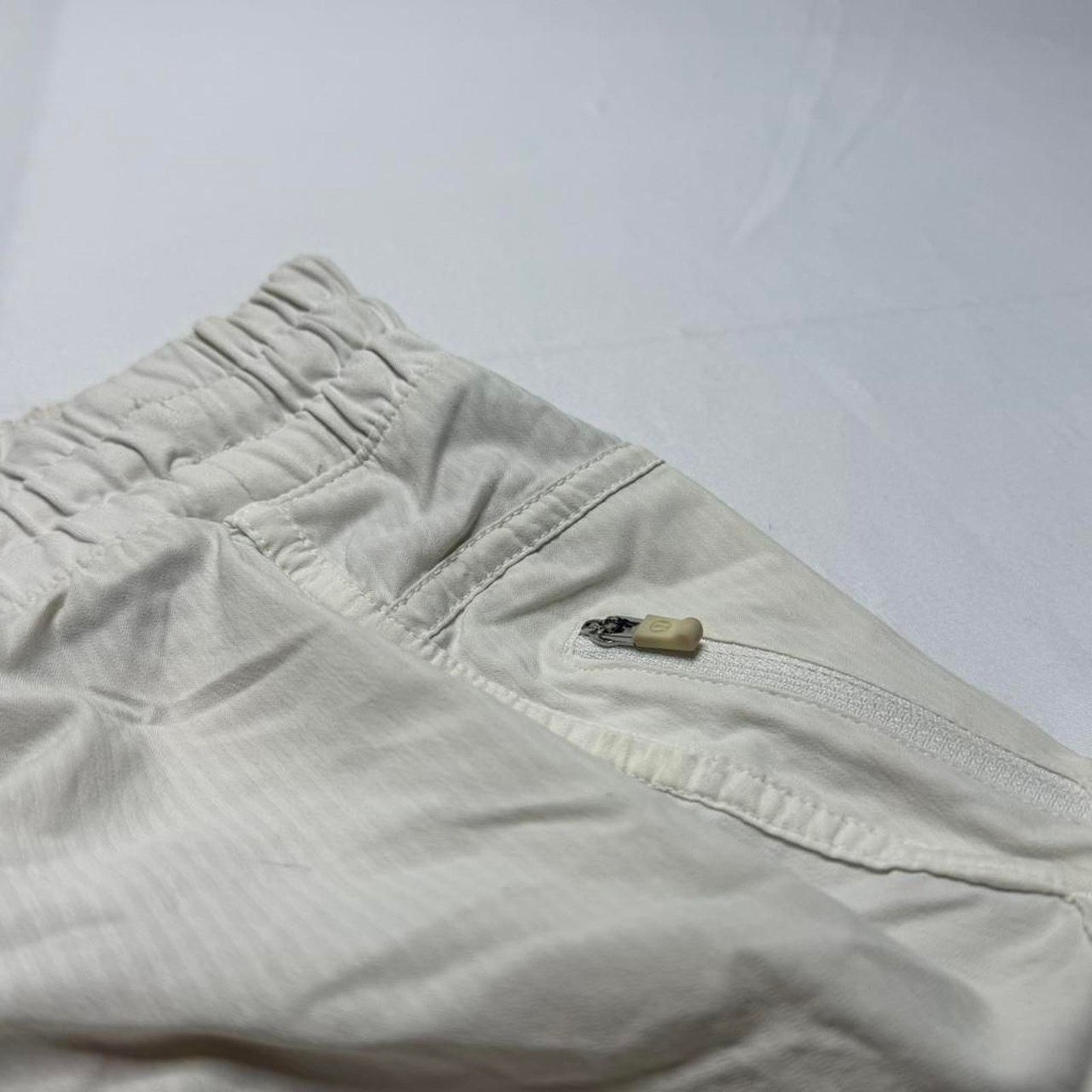Lululemon Lululemon White Shorts Size 4 Size 27" / US 4 / IT 40 - 3 Thumbnail