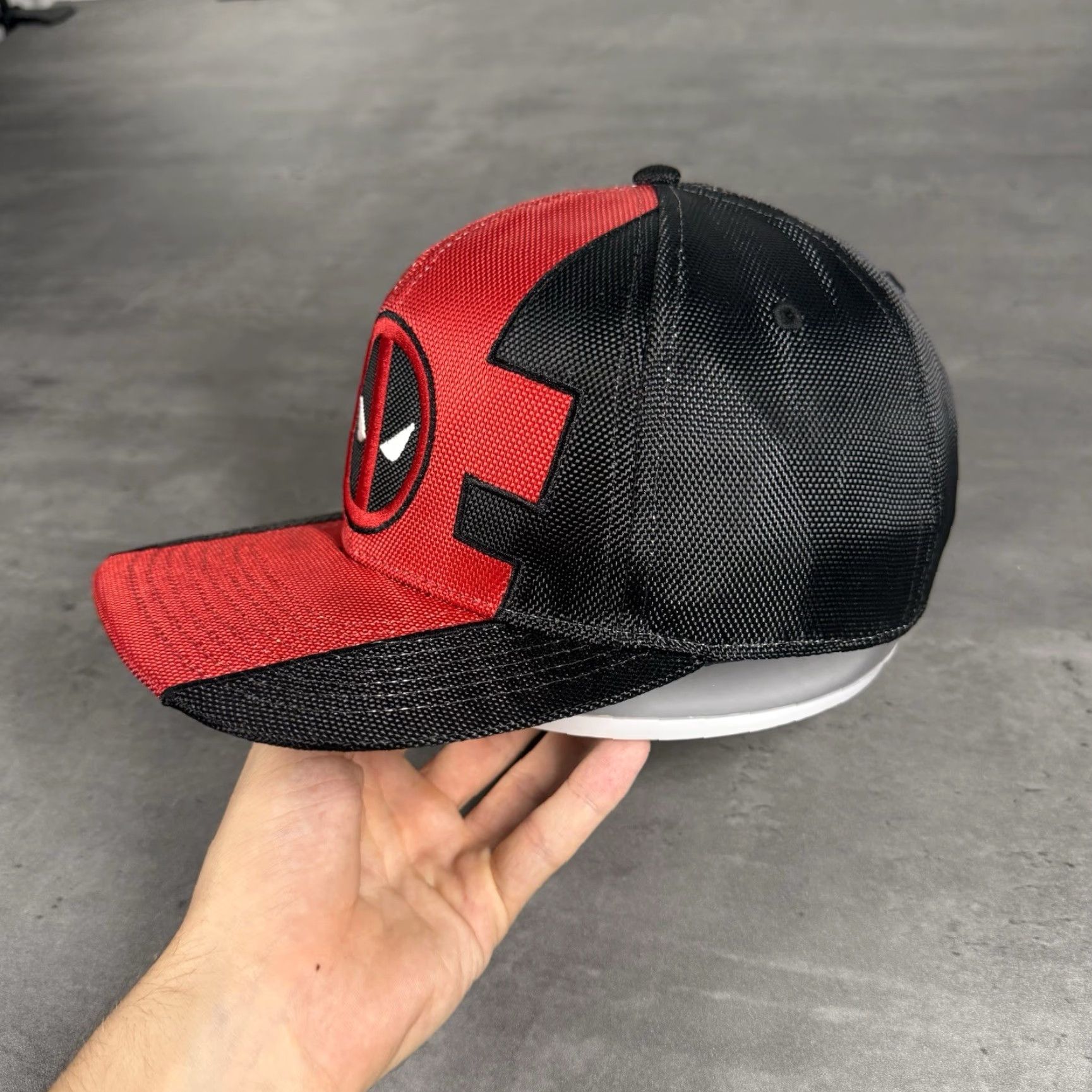 Vintage VINTAGE Marvel Deadpool SnapBack Hat Black Red Superhero Movie Promo Cap Big Logo Patch Size ONE SIZE - 3 Thumbnail