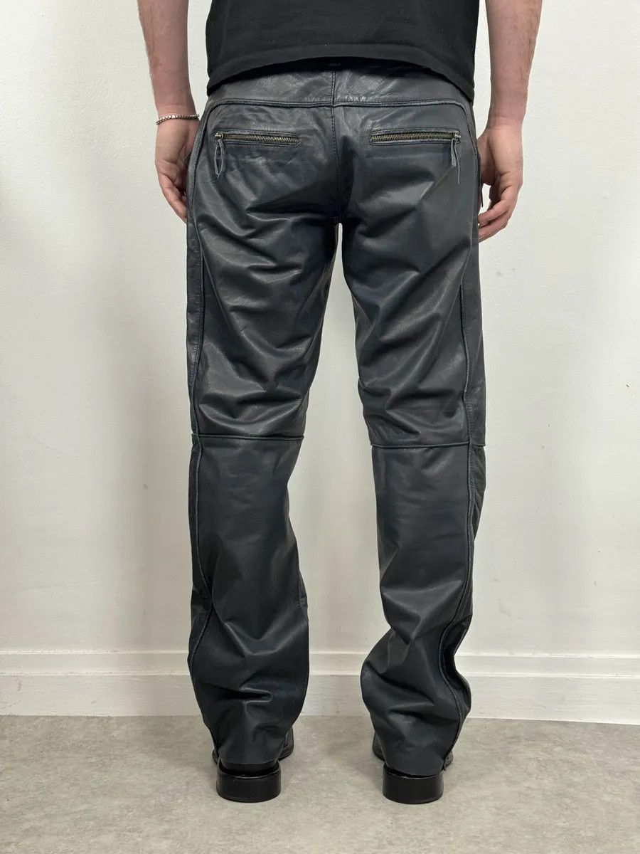Roberto Cavalli AW2003 Roberto Cavalli Biker Navy Padded Leather Pants Size US 32 / EU 48 - 2 Thumbnail